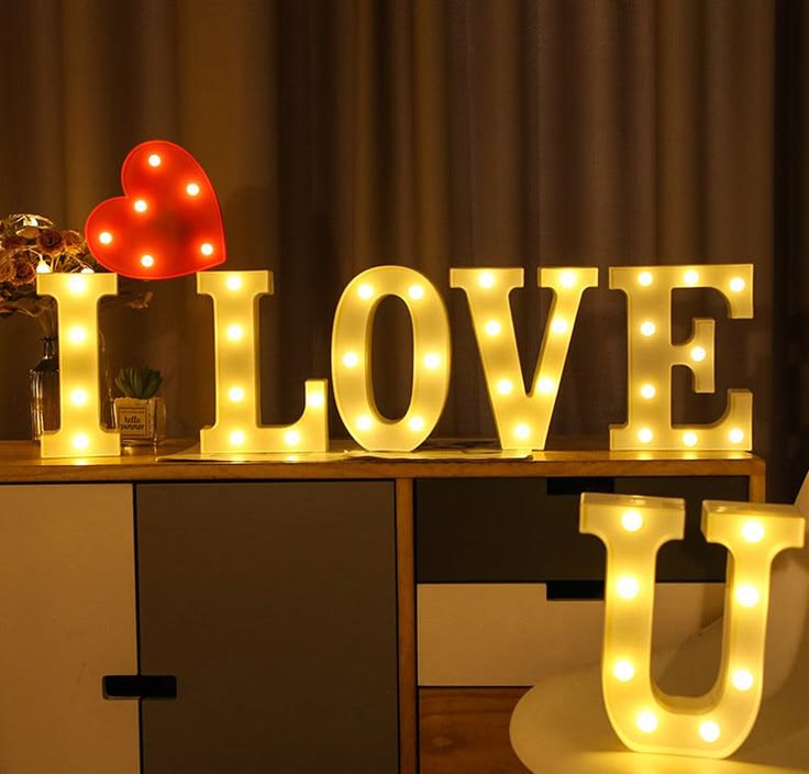LOVE LED Marquee Lights LED Plastic Light Up Sign For Valentine Anniversary Night Light Wedding Birthday Party Decoration